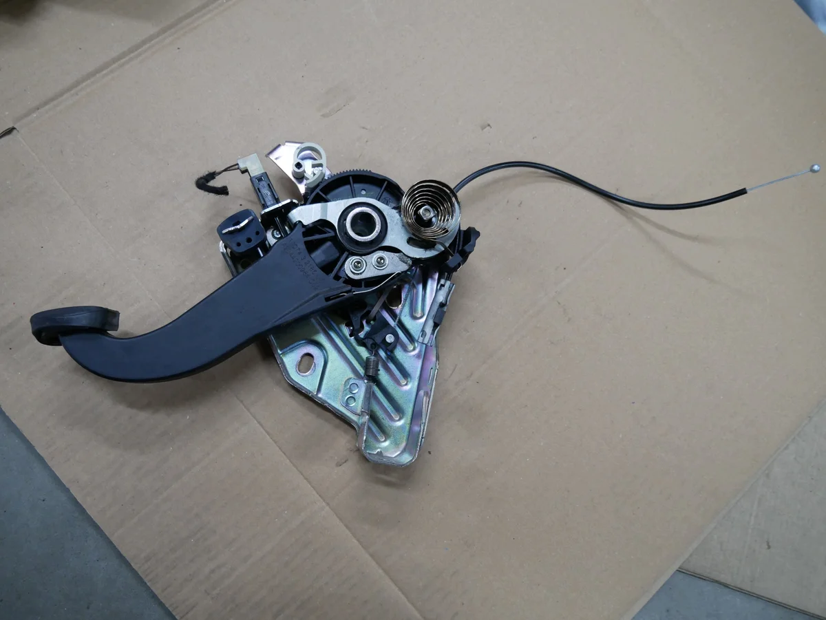MECANISMO PEDAL FREIO MÃO MERCEDES W204