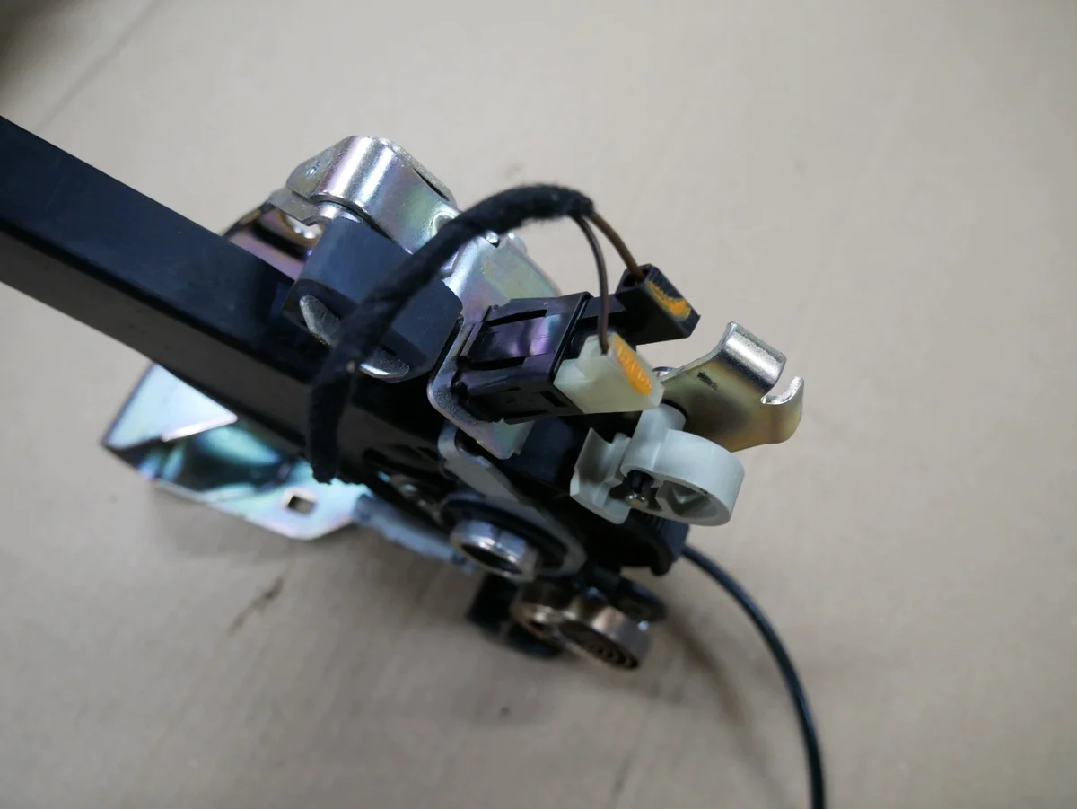 Mercedes W204 Handbremsseil Mechanismus image 5