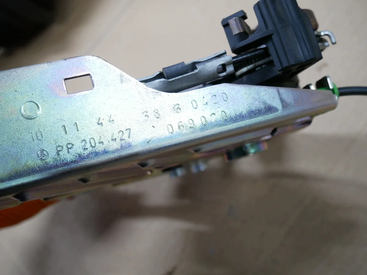 Mercedes W204 Handbremsseil Mechanismus image 7