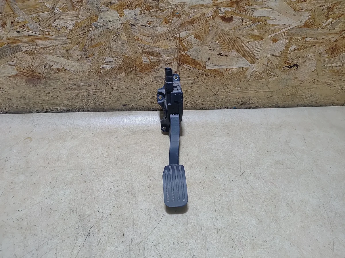 Kaasupoljin poljin Ford Mondeo MK4 S-MAX image 3
