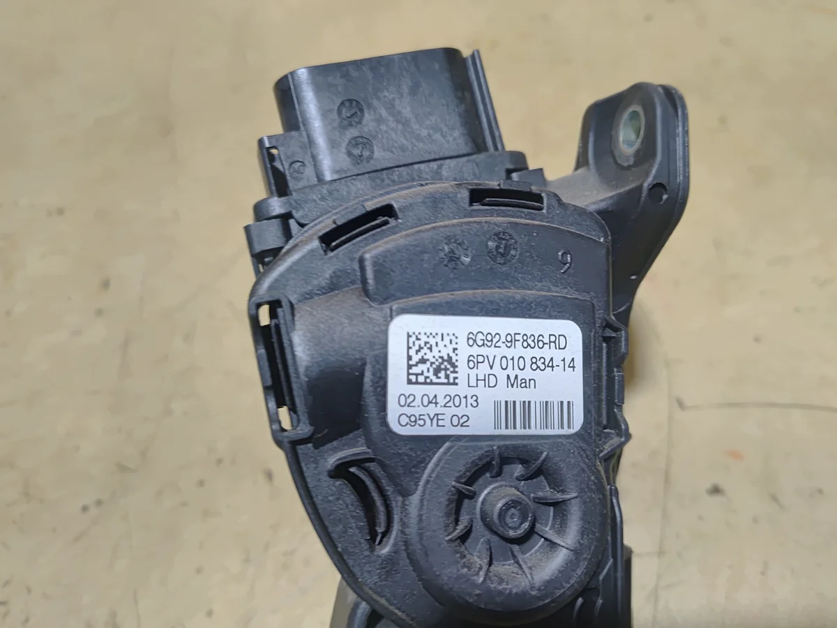Kaasupoljin poljin Ford Mondeo MK4 S-MAX image 4