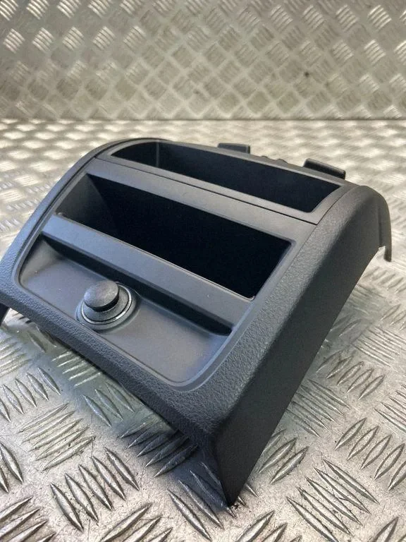 BMW 5 (F10) Lüftungsgitter hinten image 5