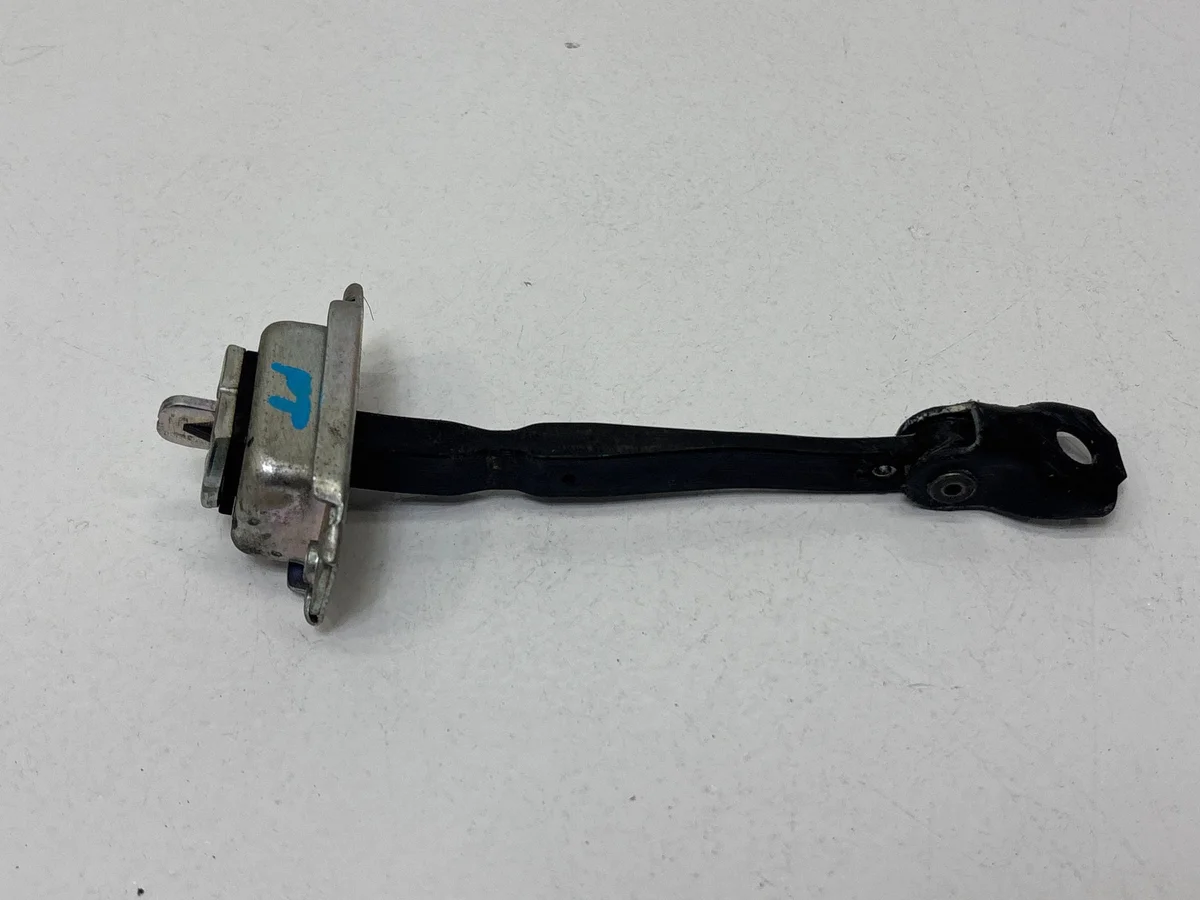Nissan Qashqai Deurklink Stoper Rechts Achter
