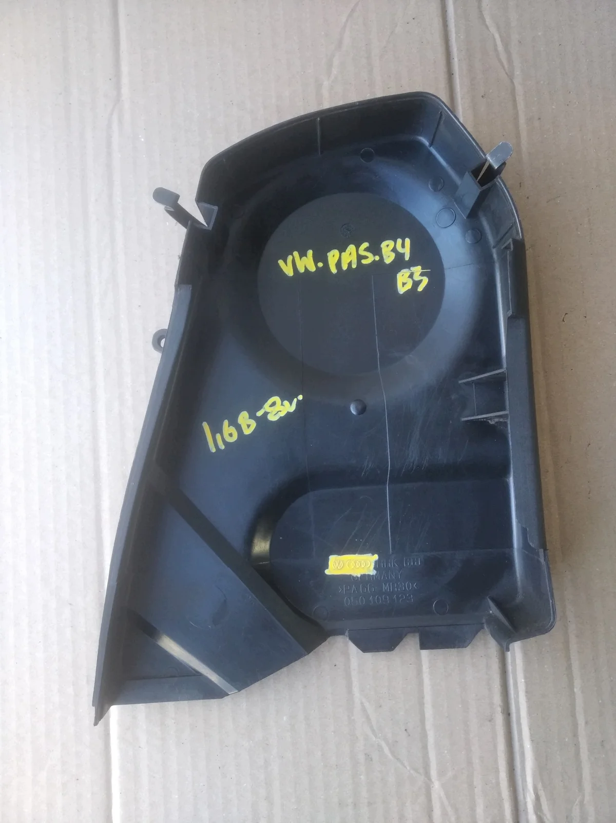 VW Passat B5 Zahnriemenabdeckung 1.6 8V image 5