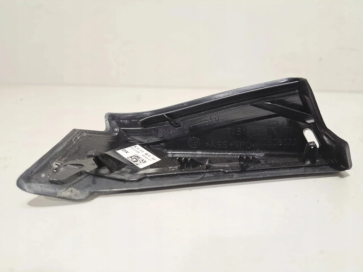 BMW M8 F91 F92 F93 Rückleuchtenabdeckung rechts image 6