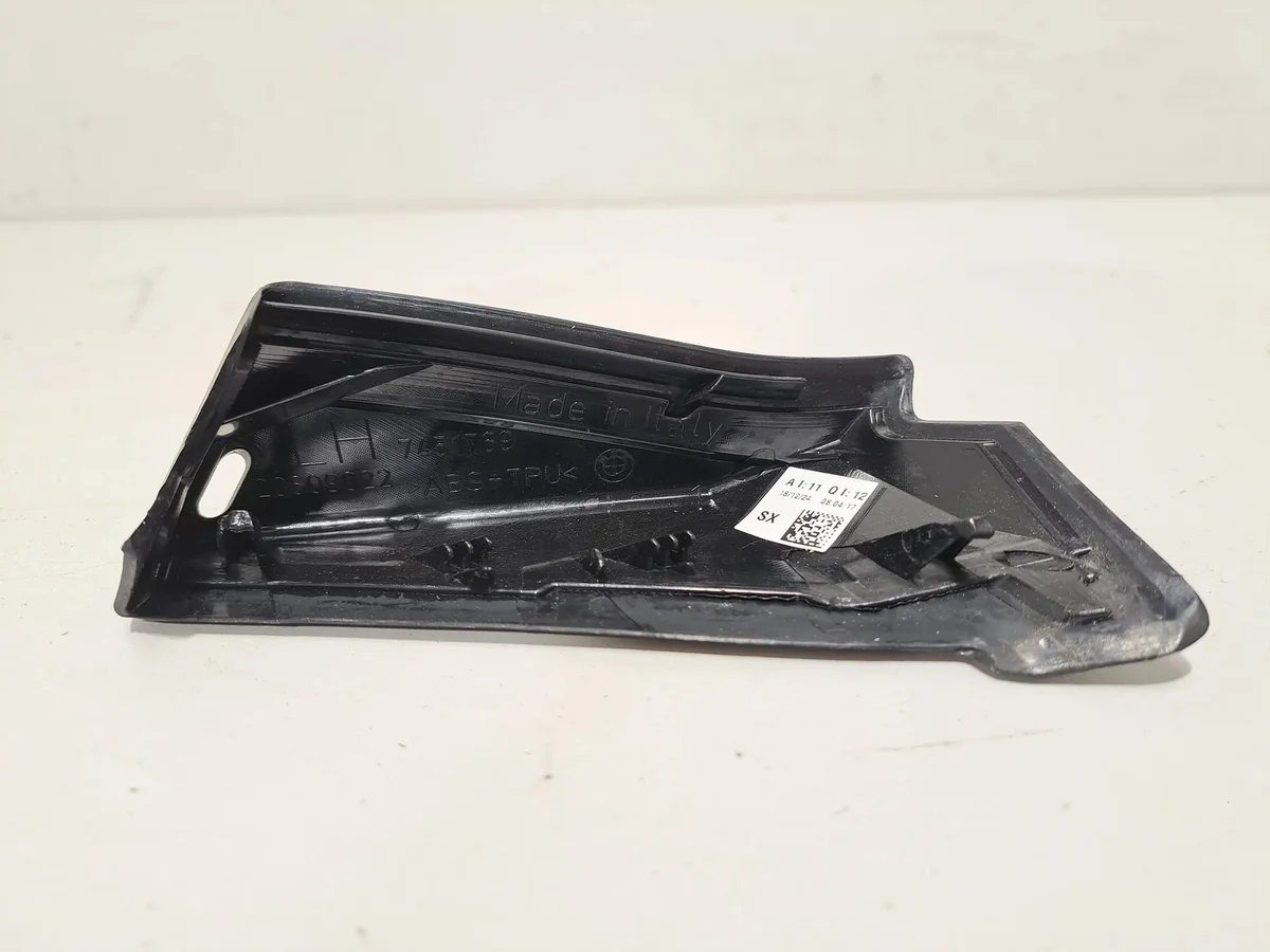 BMW M8 F91 F92 F93 Rückleuchtenabdeckung links image 6