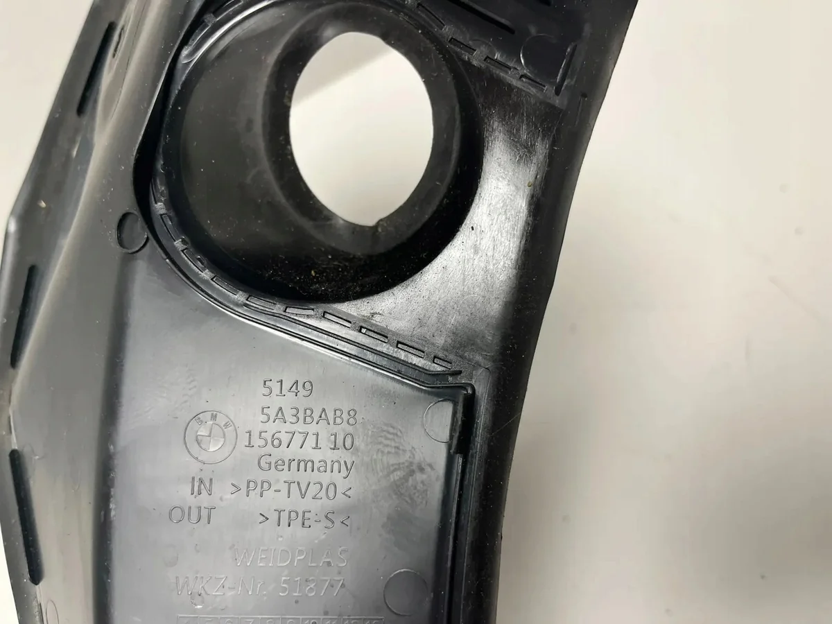 BMW 1 F70 Rückleuchtenrahmen Rechts OEM 5A3BAB8 image 4