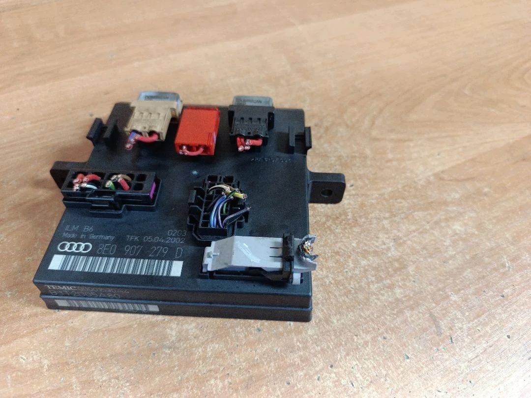 Unidade de Controlo de Luzes Audi A4 B6 B7 8E0907279D