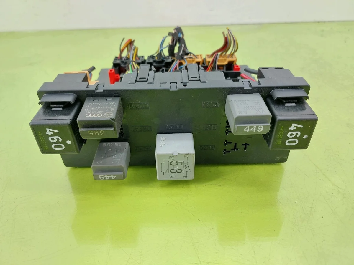 Skoda Octavia II Comfort Module 3C8937049E image 3