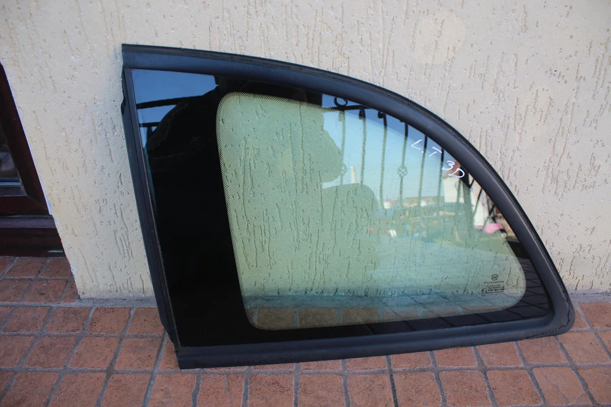 Vidro Porta Traseira Esquerda Fiat 500
