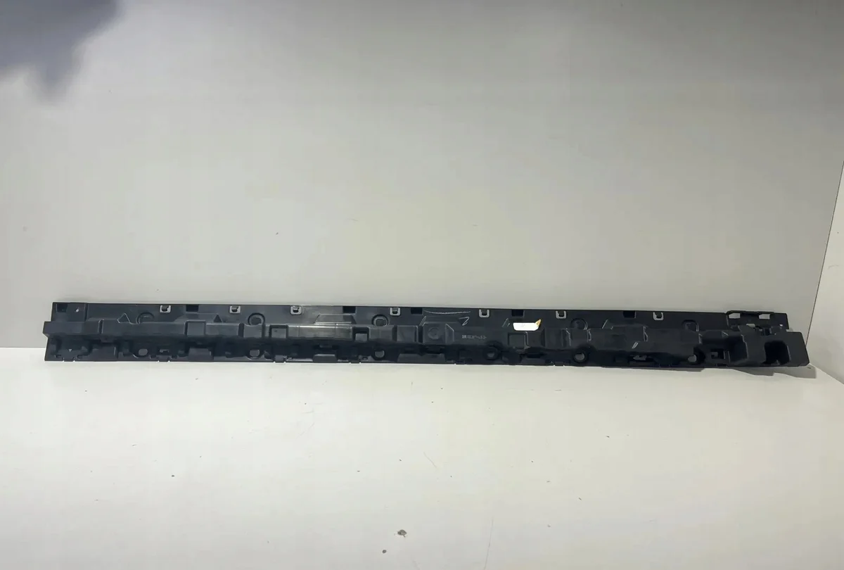 BMW X6 G06 Schwellerleisten Halter rechts image 4