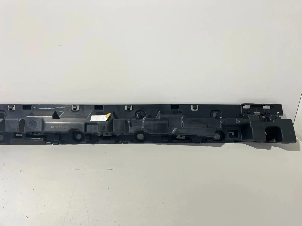 BMW X6 G06 Schwellerleisten Halter rechts image 6