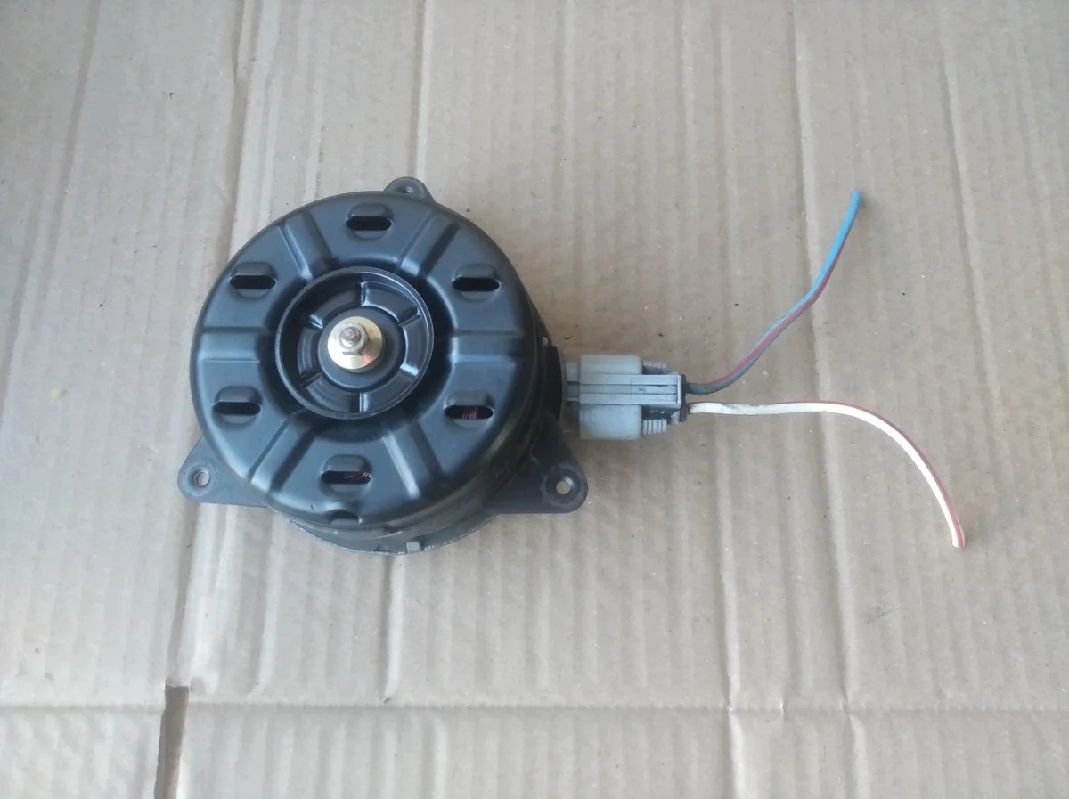 Motor ventilador radiador Toyota Yaris/Corolla 16363-0D090