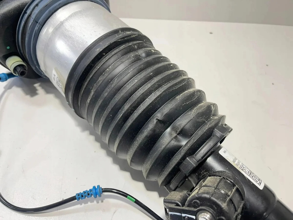 BMW X7 G07 Luftfederbein hinten 6869039 image 3