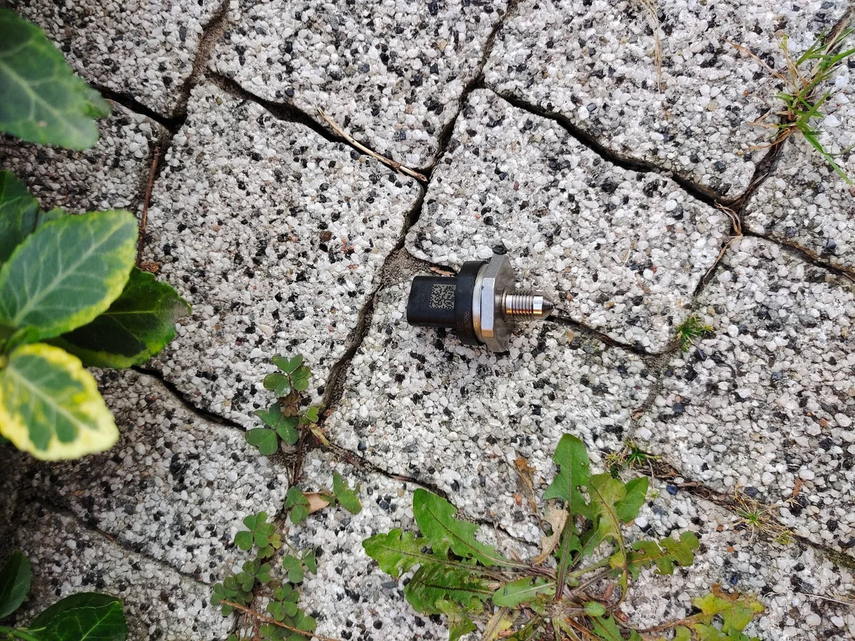 Sensor Pressão Combustível Ford Edge K2GE9F972BA