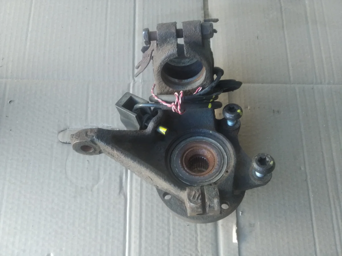 Achsschenkel Links Citroen Xsara Picasso image 4
