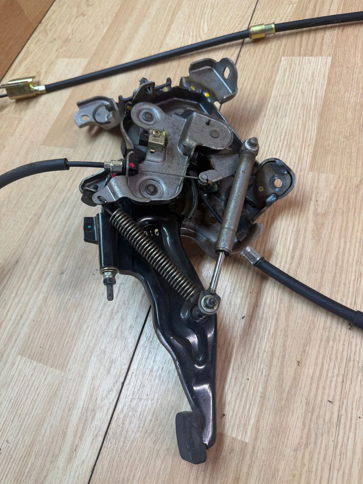 Kia Carens II Hebel Handbremse CUN2489 image 10