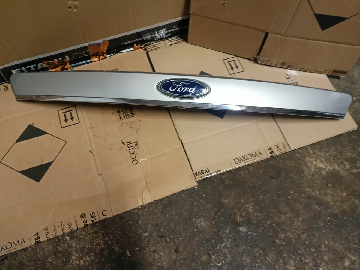 Ford Mondeo MK3 takaluukun koristelista 1S71-F43400-AN