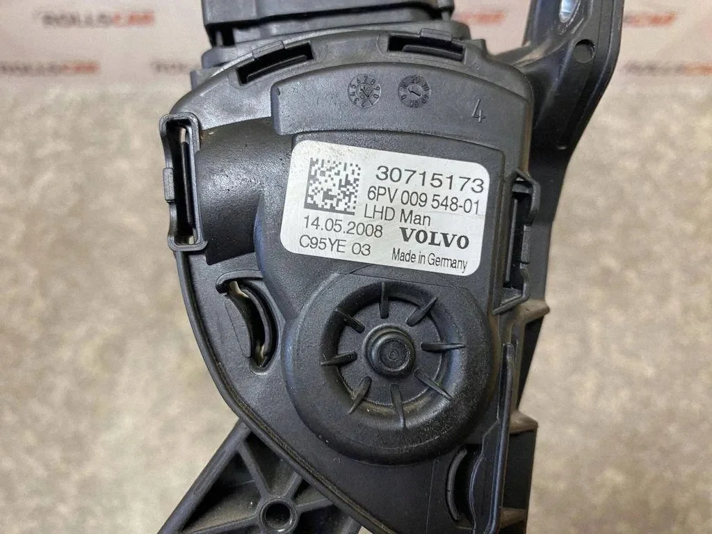 Volvo V70 II kaasupoljin 30715173 image 3