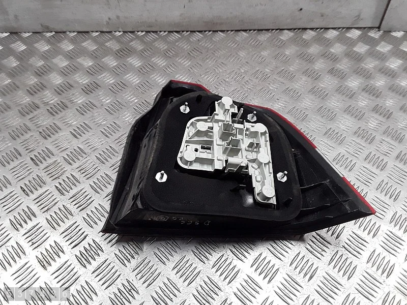 Volvo S40 2005 Rear Tail Light 30698912 thumbnail 7