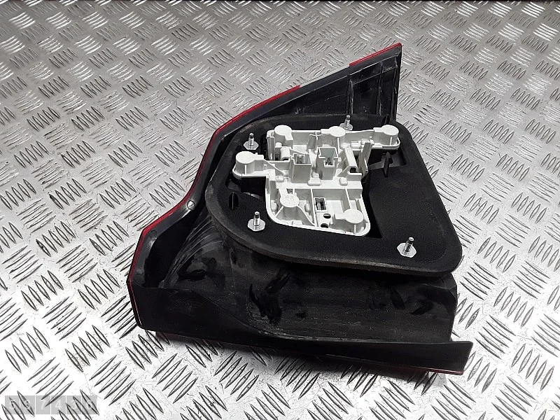 Volvo S40 2005 Rear Tail Light 30698912 thumbnail 8
