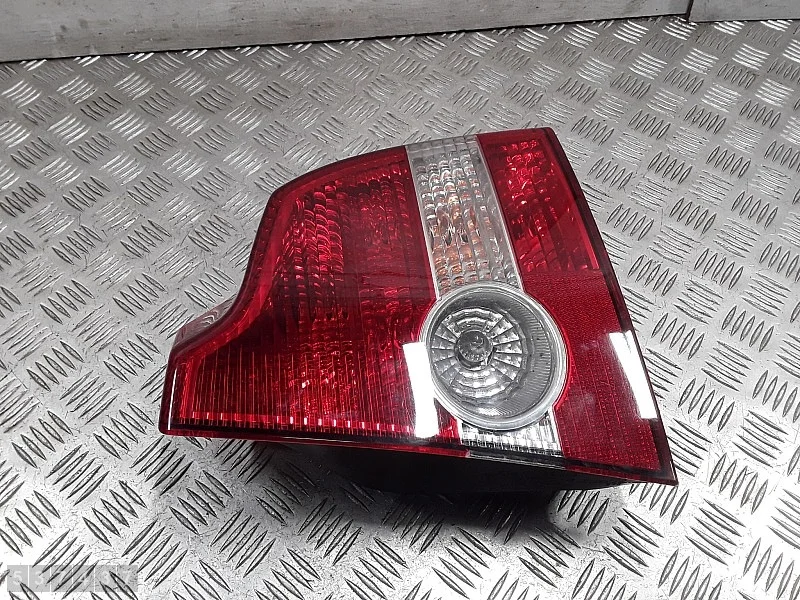 Feu arrière Volvo S40 2005 OEM 30698913 image 3