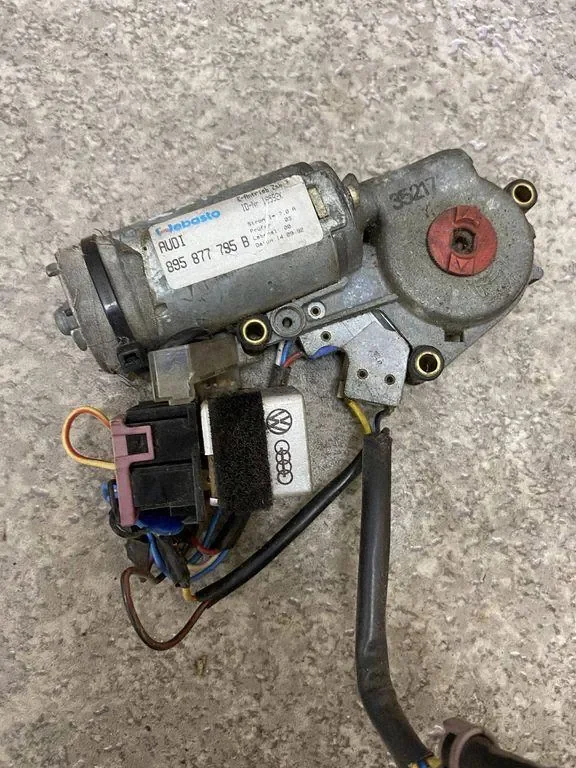 Motor Techo Solar Audi 80 90 S2 B4 895877795B image 4