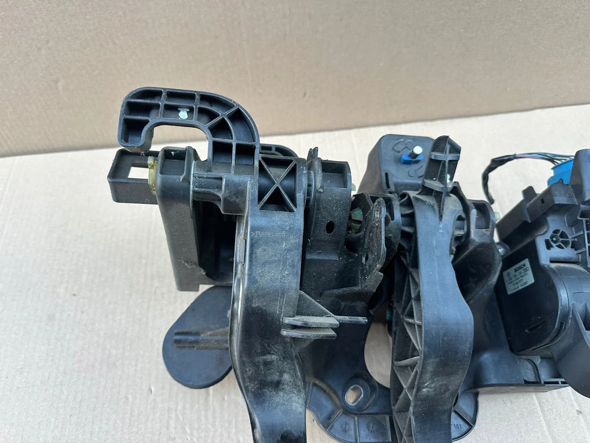 Pedales Citroen Nemo 1.3 HDI OEM 51801577 image 7
