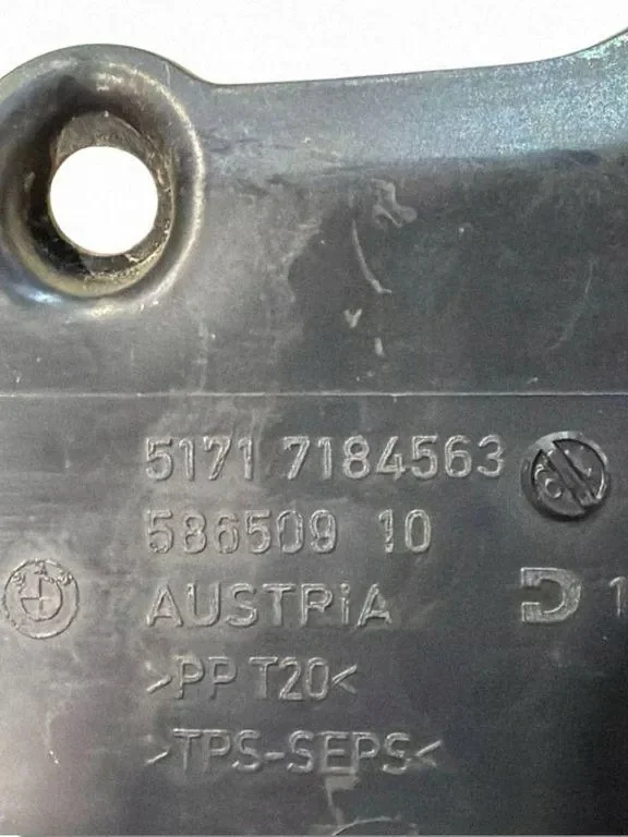 BMW 7 F01/F02 Scheibenwischer-Abdeckung image 4