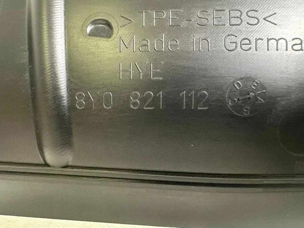 Audi 8Y Aleta 8Y0821112 image 8