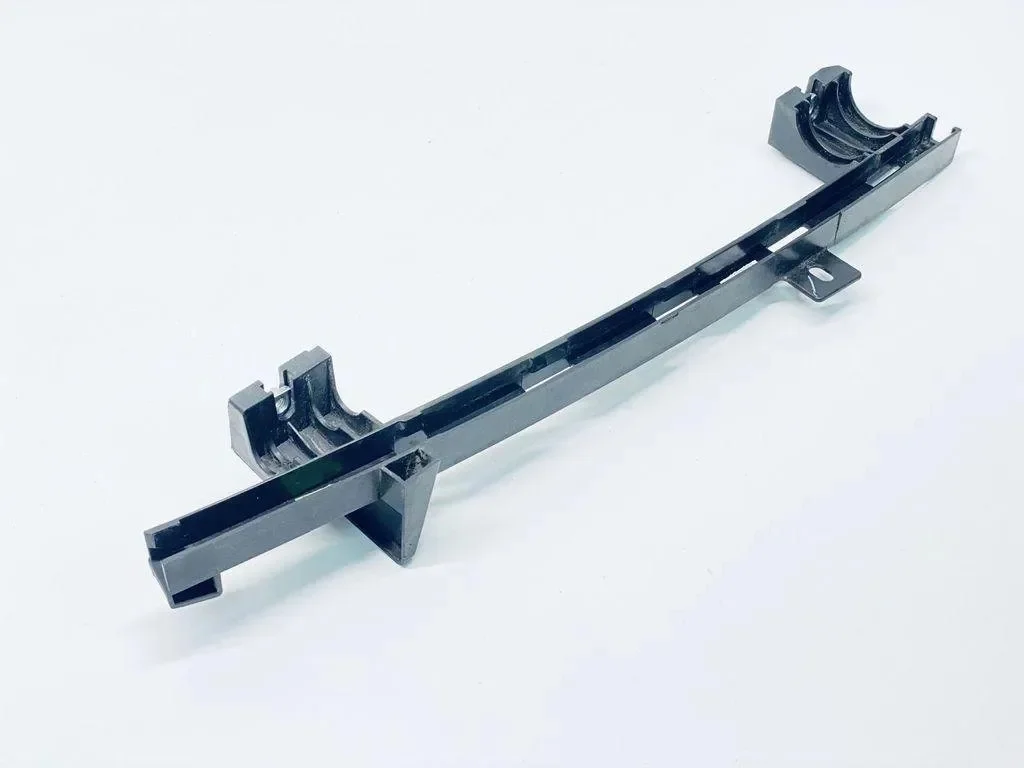 Prowadnica szyby drzwi przednich Suzuki SX4 S-Cross 8161061M00