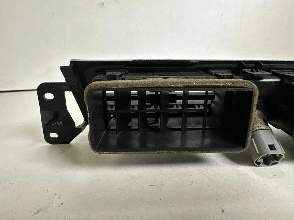 Ford USA AR3319C681A Lufteinlass Konsole image 6