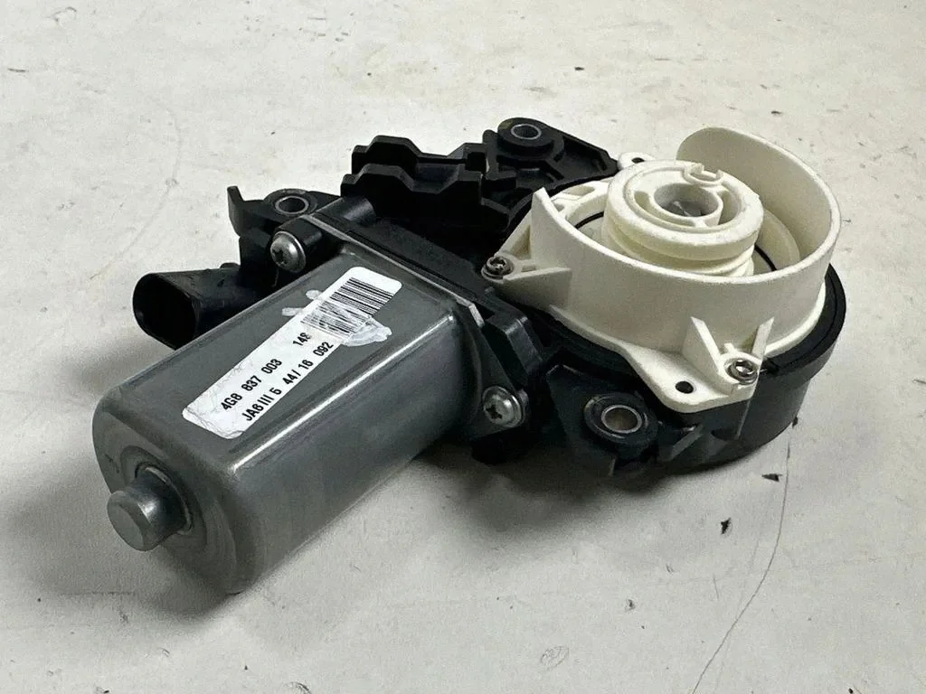 Schließmechanismus Tür vorne links Audi A7 image 3