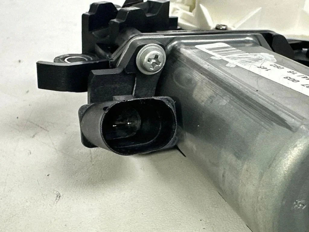 Schließmechanismus Tür vorne links Audi A7 image 5