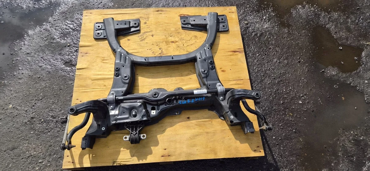 Mercedes CLA C117 Voorste Subframe A2466201200 thumbnail 4