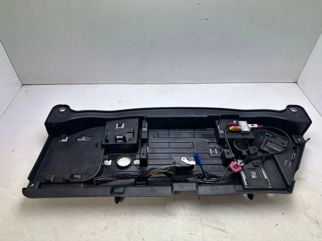 Mercedes-Benz E W212 verhoiluelementti 2125453247