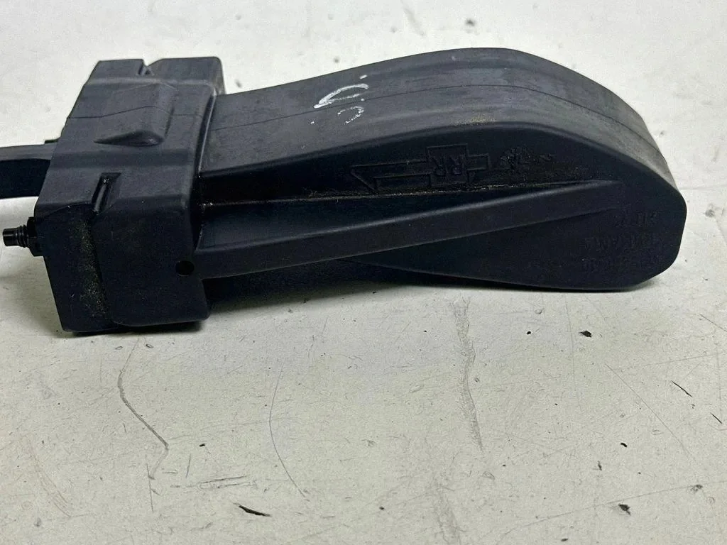 BMW 5 G30 G31 takaluukun rajoitin image 8