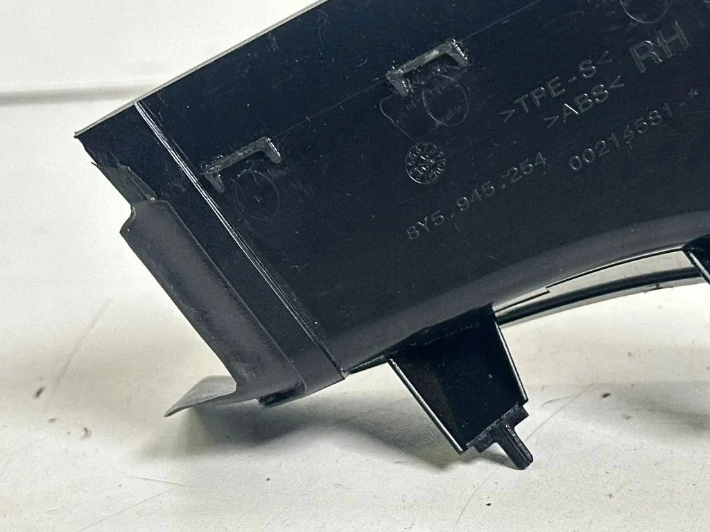 Audi A3 8Y Rückleuchtenleiste 8Y5945254 image 7