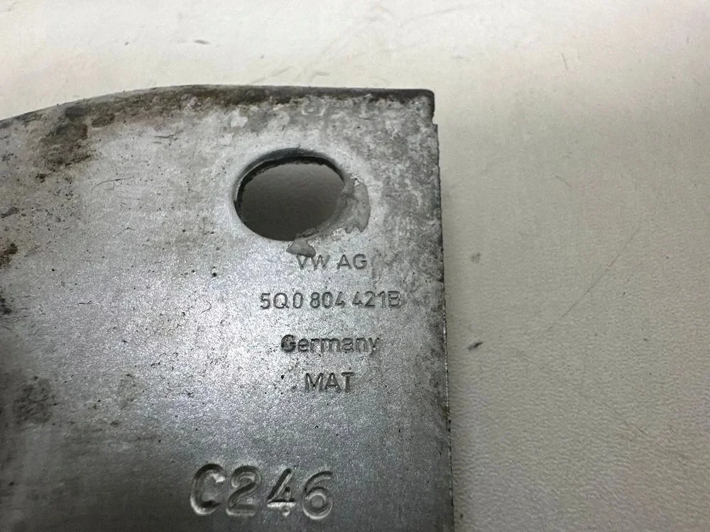 Audi A3 8V Halterung 5Q0804421B image 9