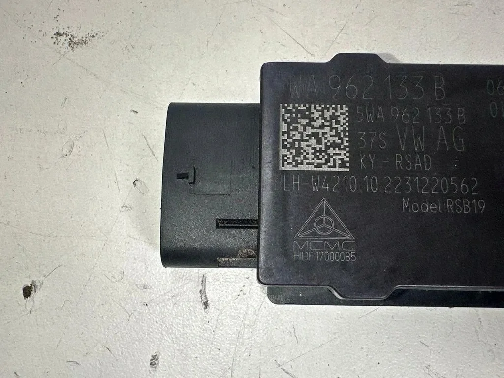 Audi A3 8Y Módulo Amplificador Antena Keyless image 3
