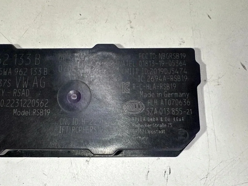 Audi A3 8Y Módulo Amplificador Antena Keyless image 4