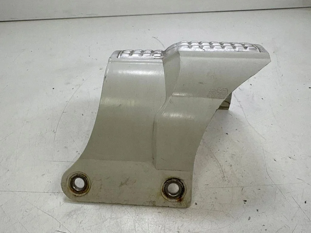 Audi A3 S3 8V 5Q0407721A Compartimento Motor image 3
