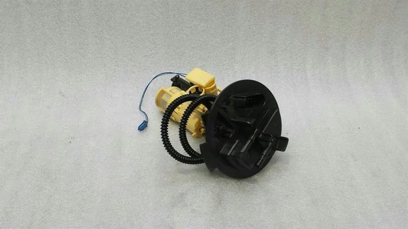 Polttoainepumppu Mercedes C-sarja W205 A2054701694 image 5