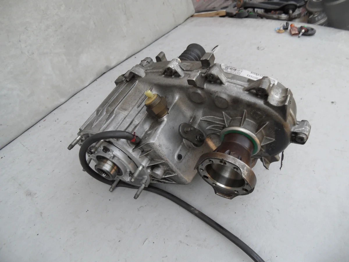 Verteilergetriebe Jeep Cherokee KJ Liberty P52853123AD28CRDRMMOBILE image 3