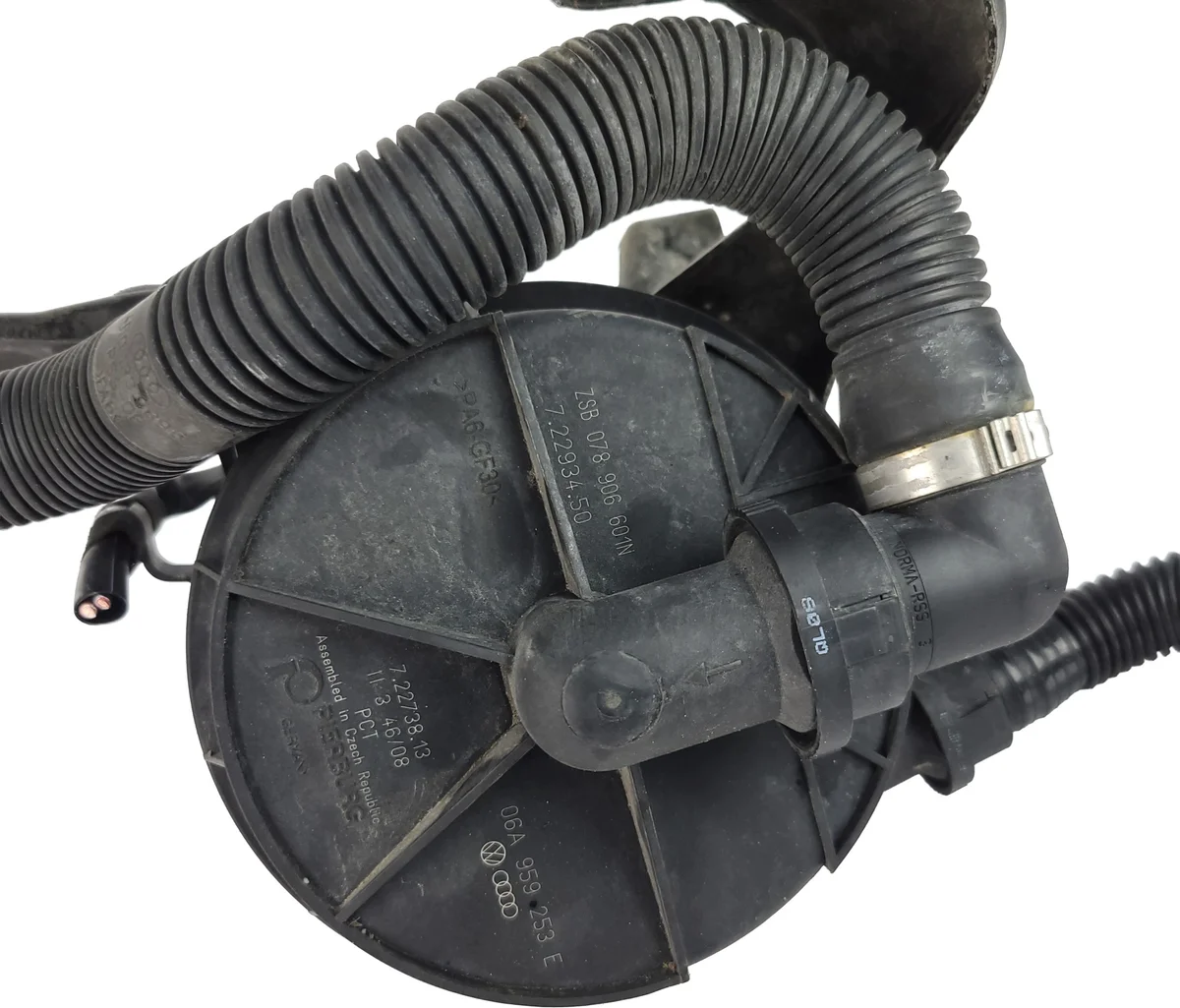 Audi A6 C6 3.0 TFSI Pompe Air Secondaire image 4