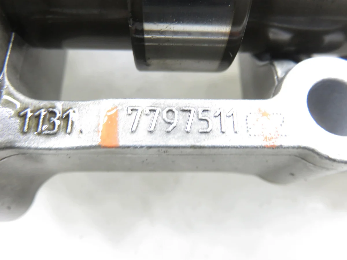 BMW 1 E87 N47 D20 A Nockenwellen image 4