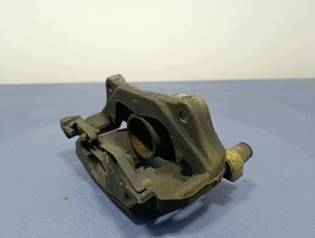 Renault Kangoo III Bremssattel Links A-1026059-FN28VZA image 7