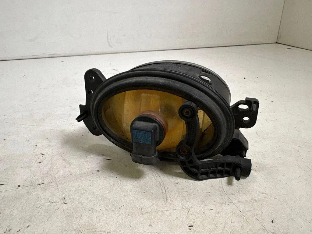 Faro Izquierdo Mercedes CLS W219 07 image 4