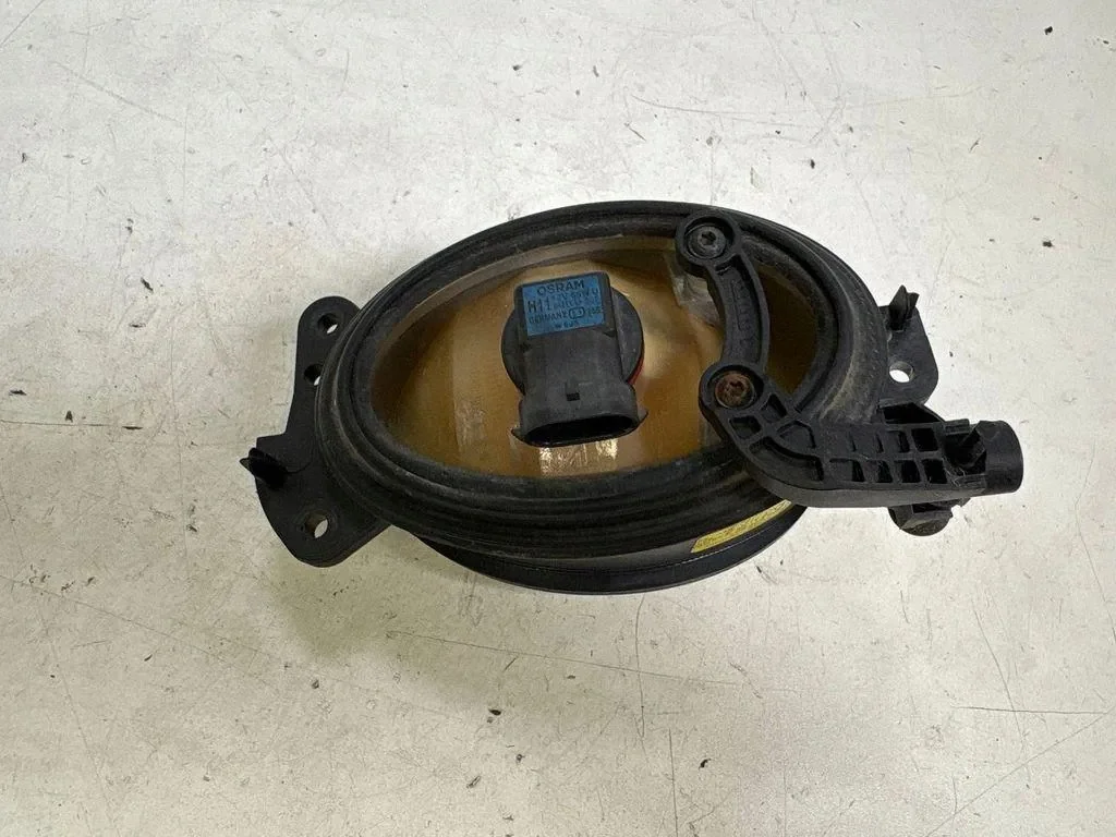 Faro Izquierdo Mercedes CLS W219 07 image 5