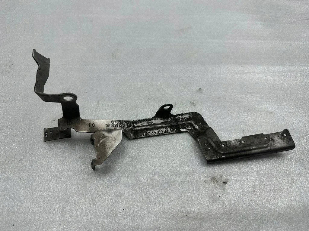 BMW 3 E93 2.0L Gasolina Compartimento Motor image 3